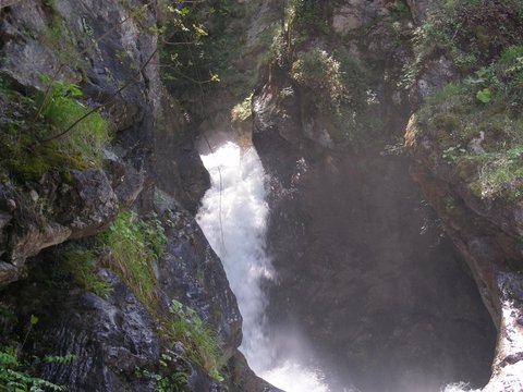 ALAÇAM ŞELALESİ VE KANYONU