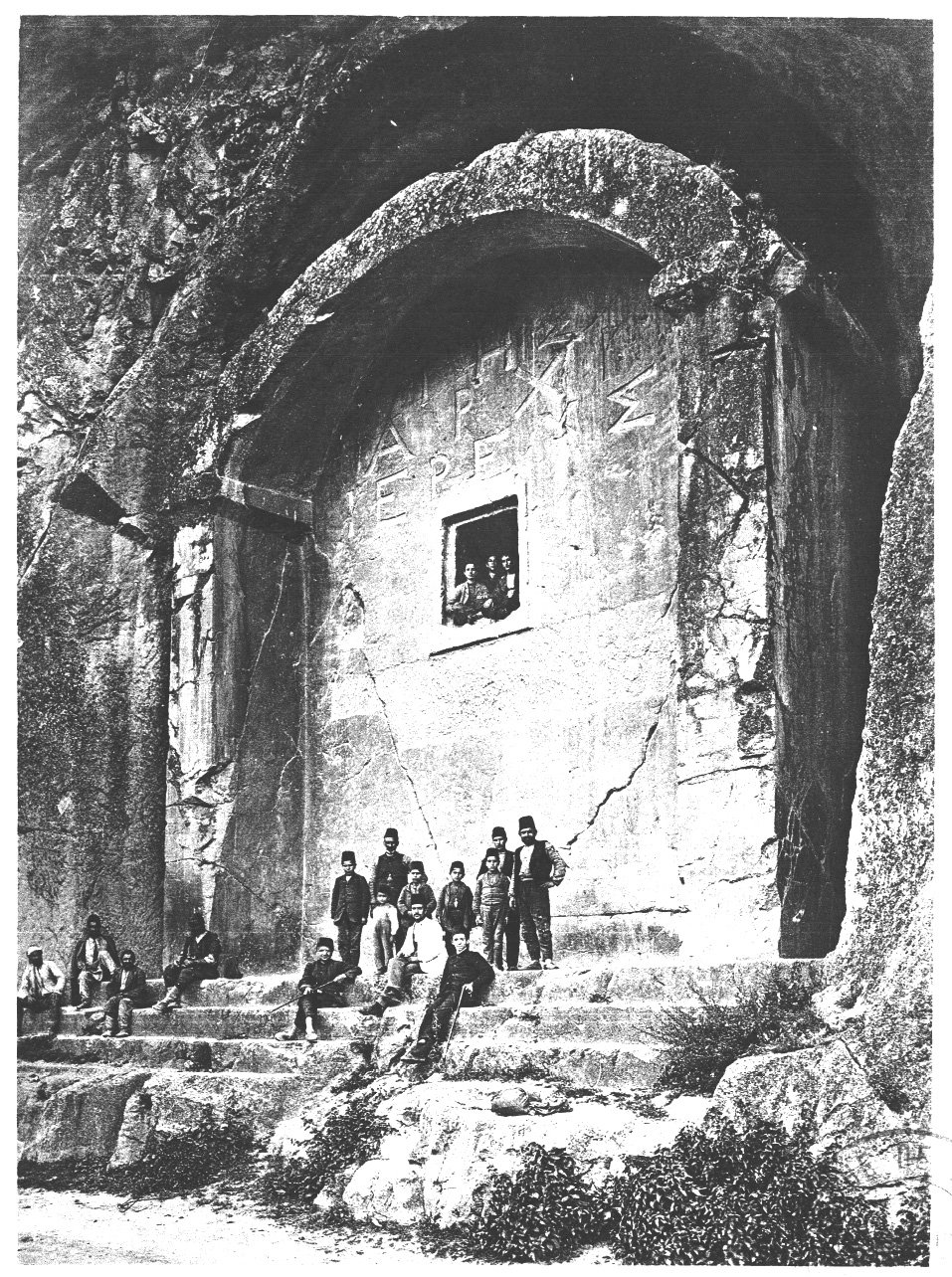 Amasya 'Aynalı Mağara' tomb c. 1905 (Jerphanion, Mél. d’arch. anat., 1928).jpg