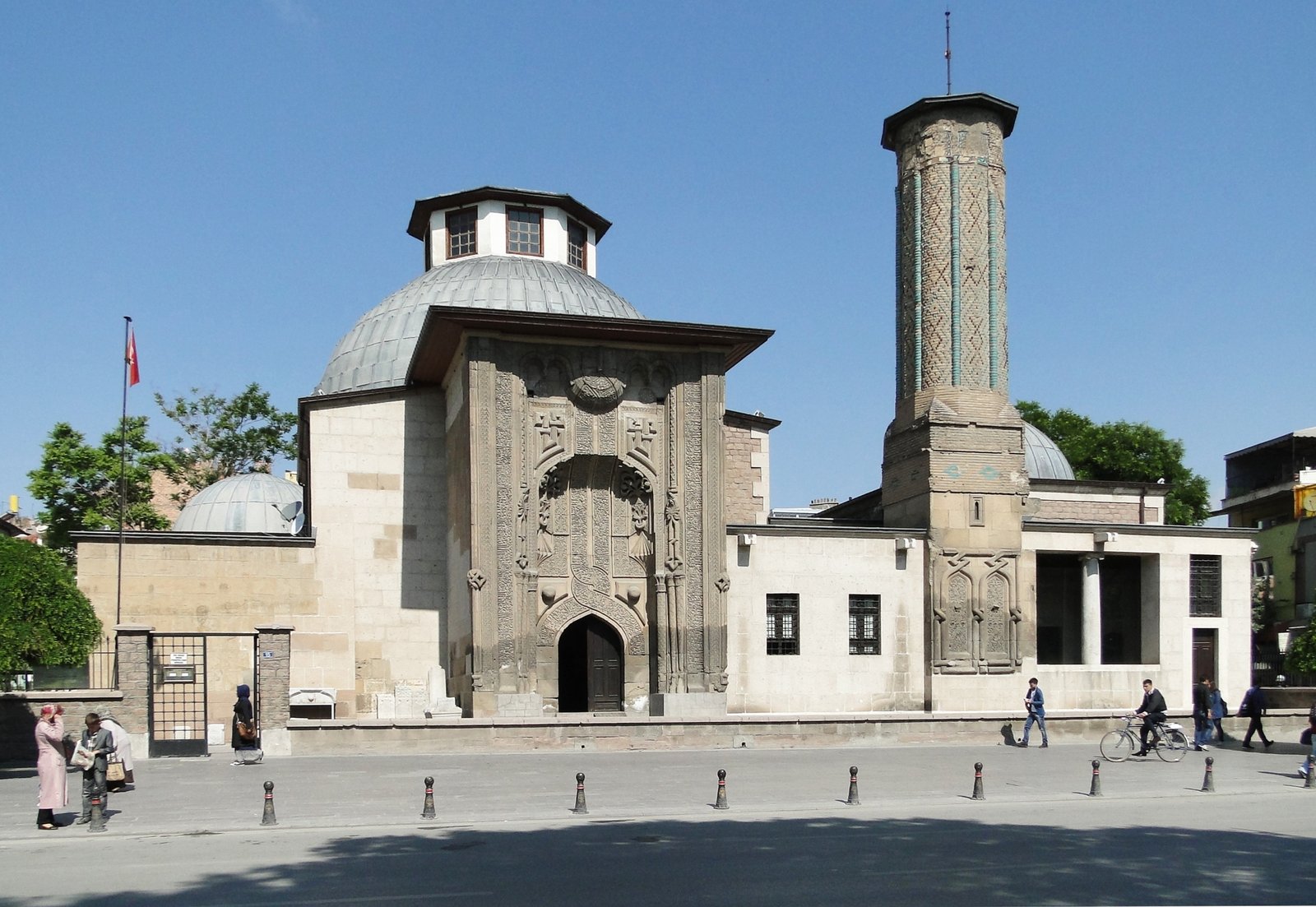 ÇİFTE MİNARELİ MEDRESE görseli