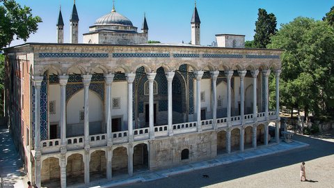 ÇİNİLİ KÖŞK