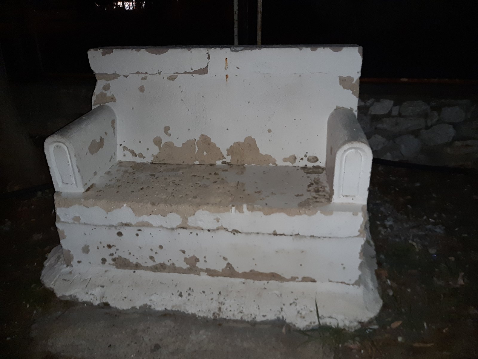 Muğla, dalyan taş oturak.jpg