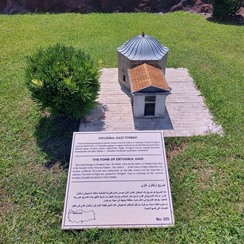 ERTUĞRUL GAZİ TÜRBESİ