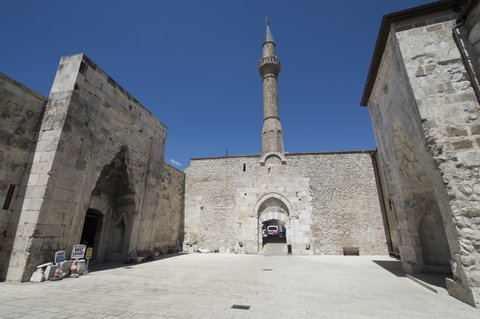 GARGILI LALA MEDRESESİ (TAŞ MEDRESE)