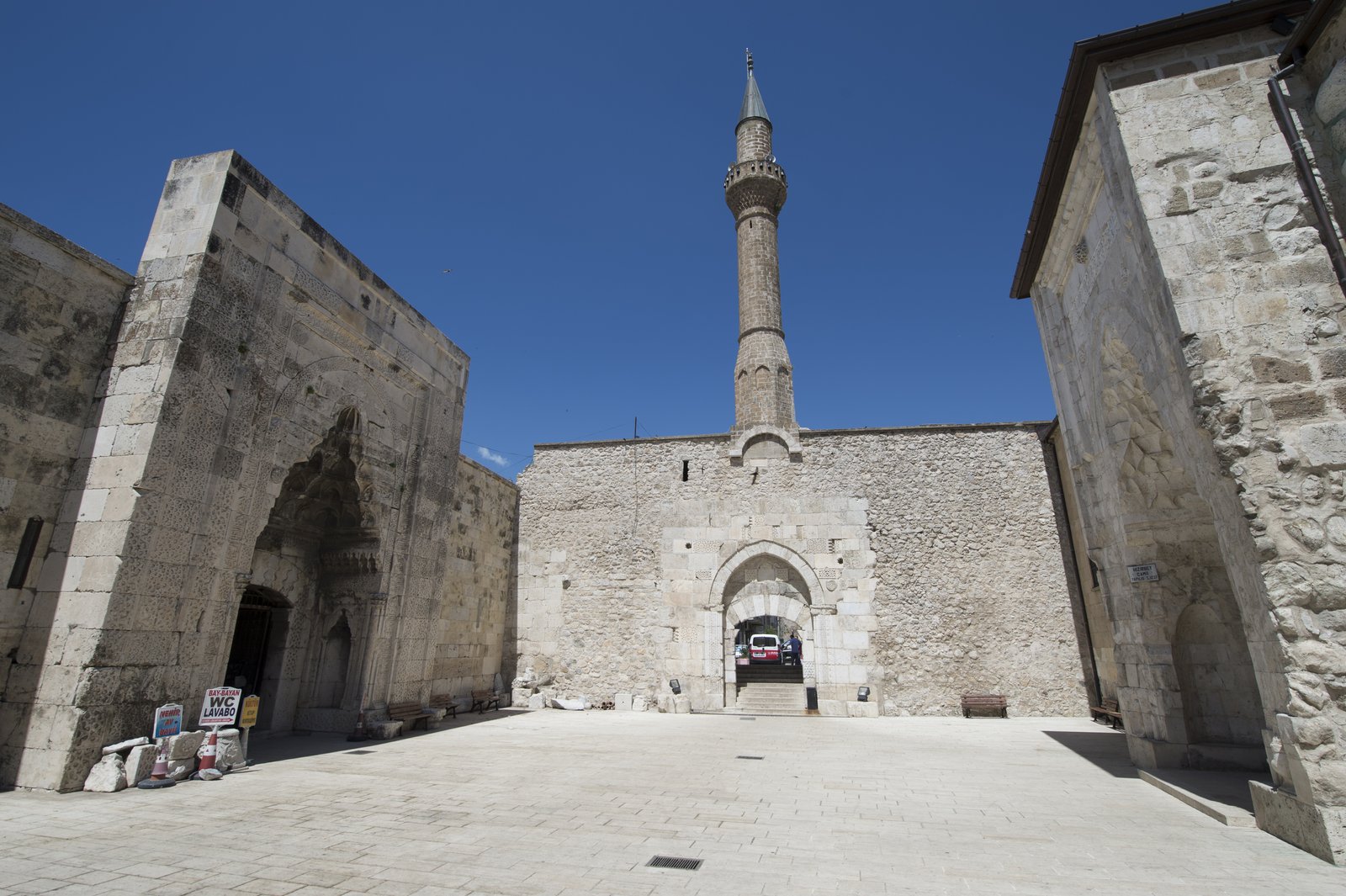 GARGILI LALA MEDRESESİ (TAŞ MEDRESE) görseli