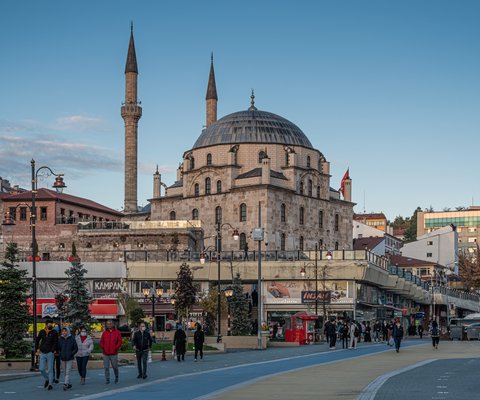 GÜLEZLER KONAĞI