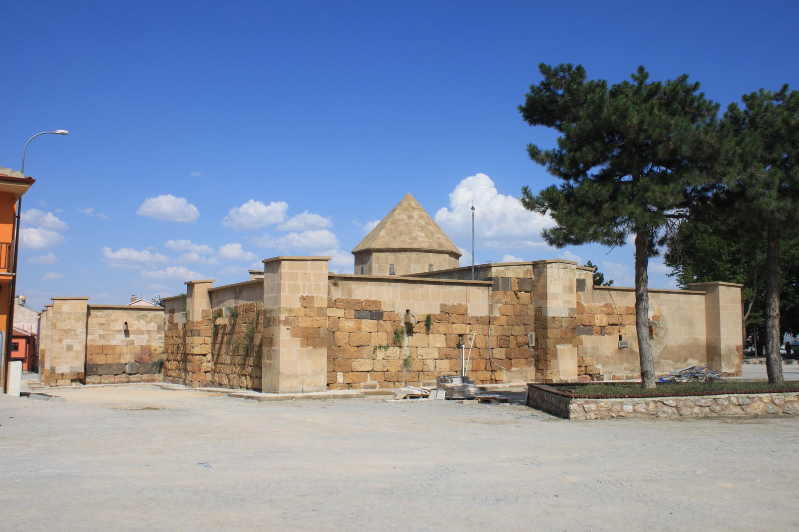 İSHAKLI HAN görseli
