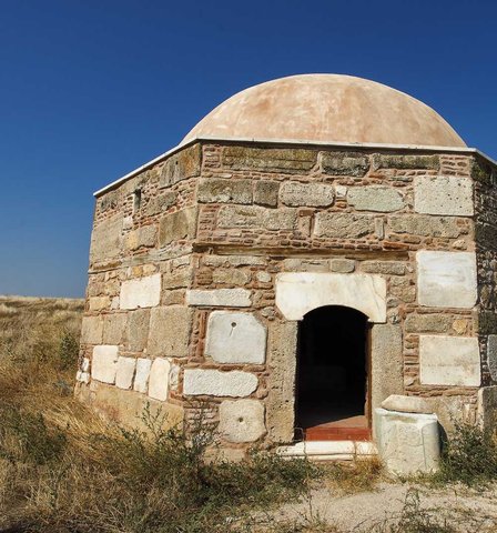 IŞIKLI AŞAĞI CAMİ TÜRBESİ