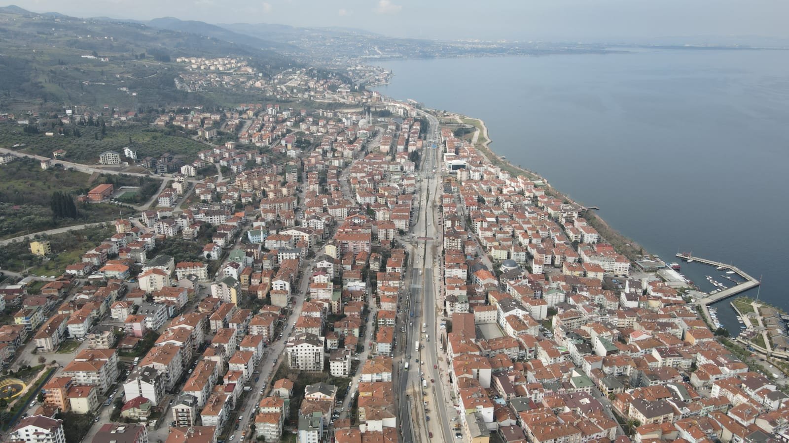 KARAMÜRSEL SAHİLİ görseli