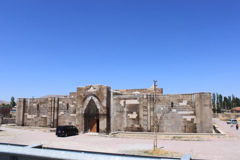 KARATAY HAN
