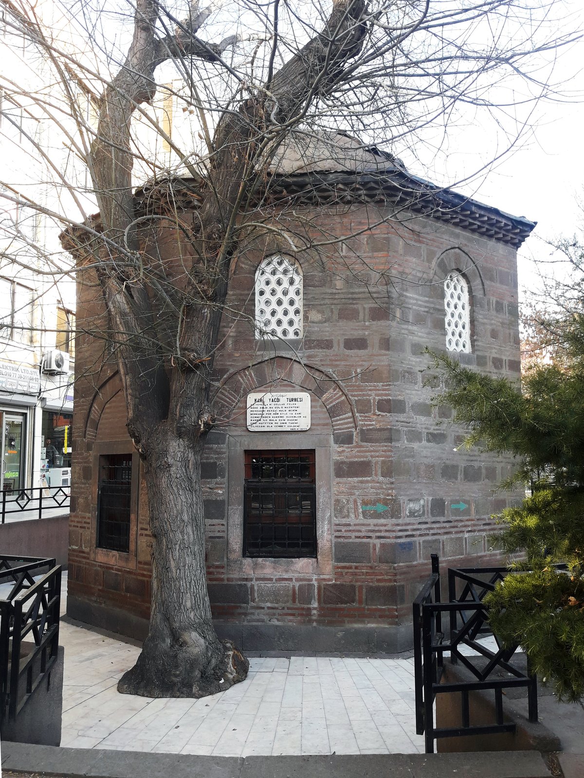 KARYAĞDI TÜRBESİ görseli