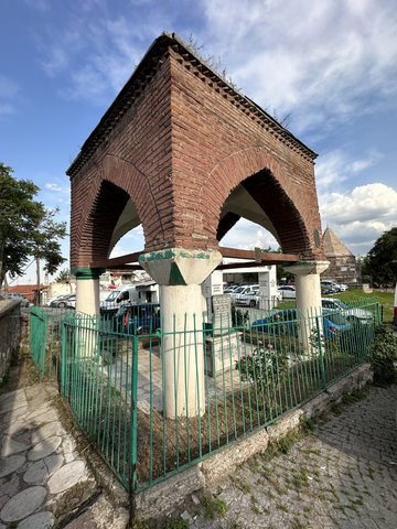 KESİKBAŞ TÜRBESİ