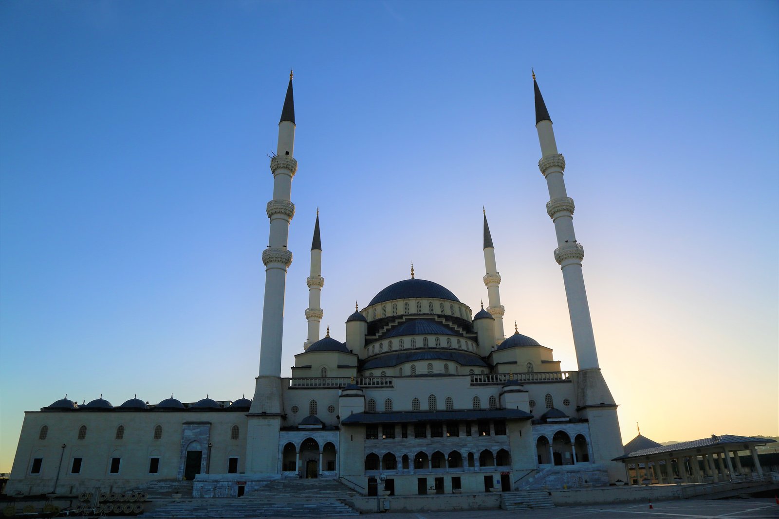 Kocatepe Camii, Ankara, Türkiye 04.jpg