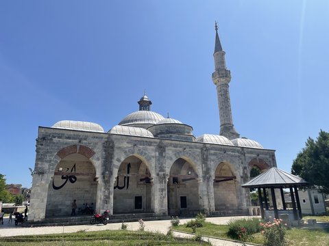 MURADİYE CAMİİ VE MEVLEVİHANESİ