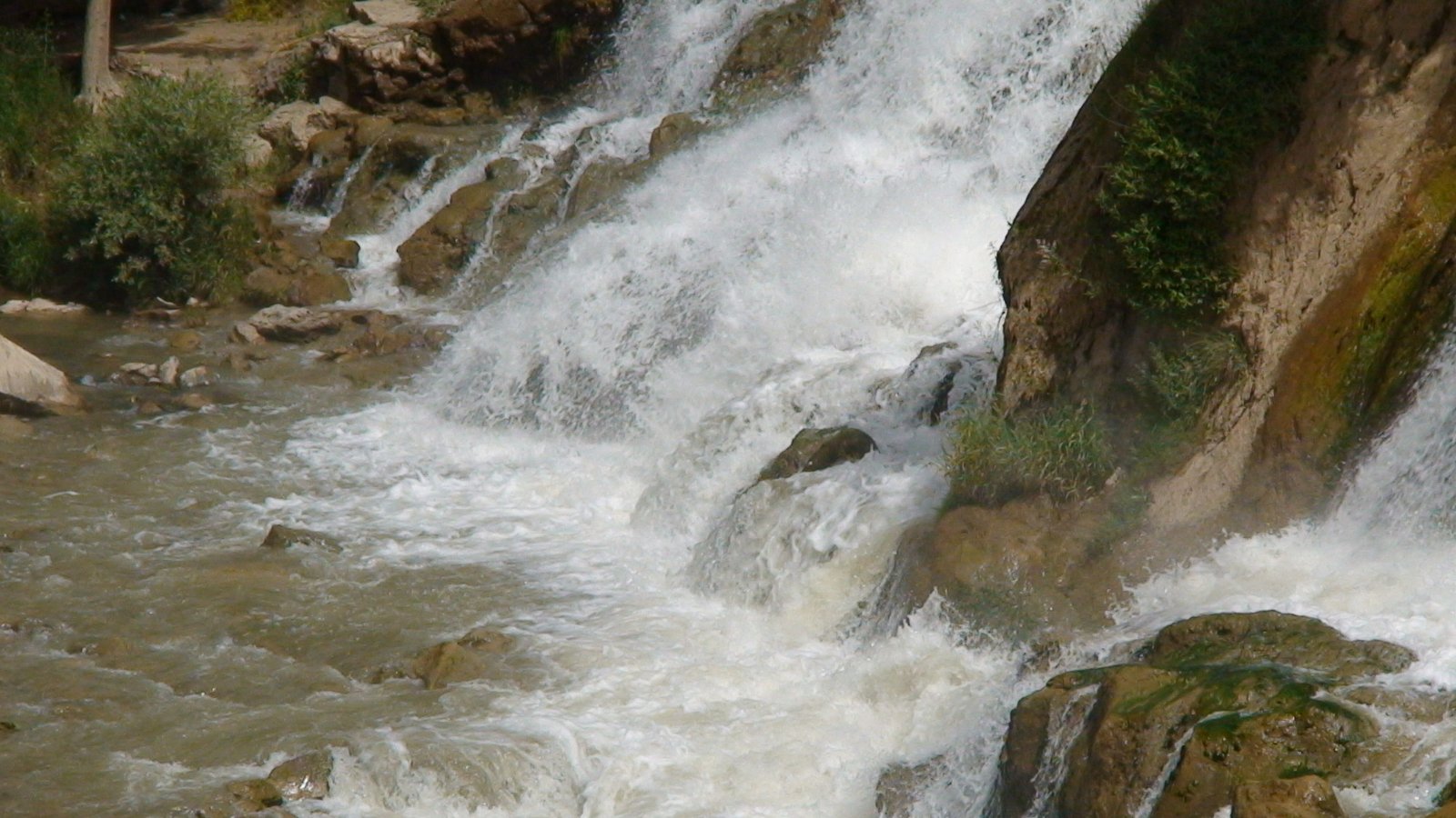 Muradiye Falls 2.JPG