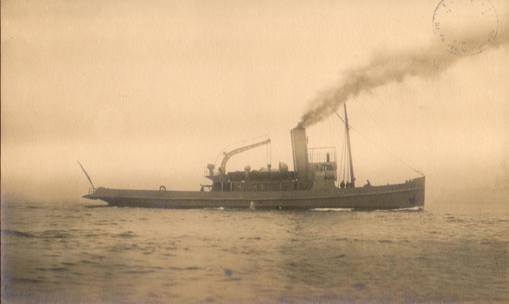 Ottoman minelayer Nusret with postmark.jpg