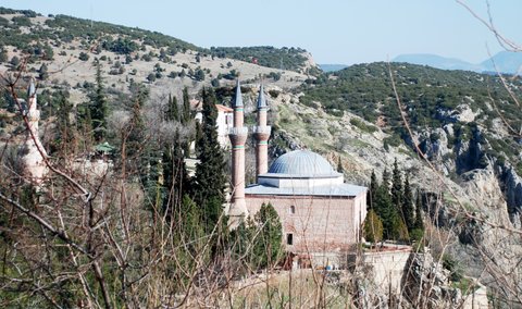 ŞEYH EDEBALİ TÜRBESİ
