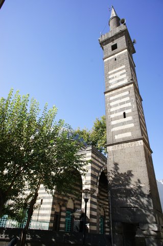 ŞEYH MUTAHHAR CAMİ (DÖRT AYAKLI MİNARE)