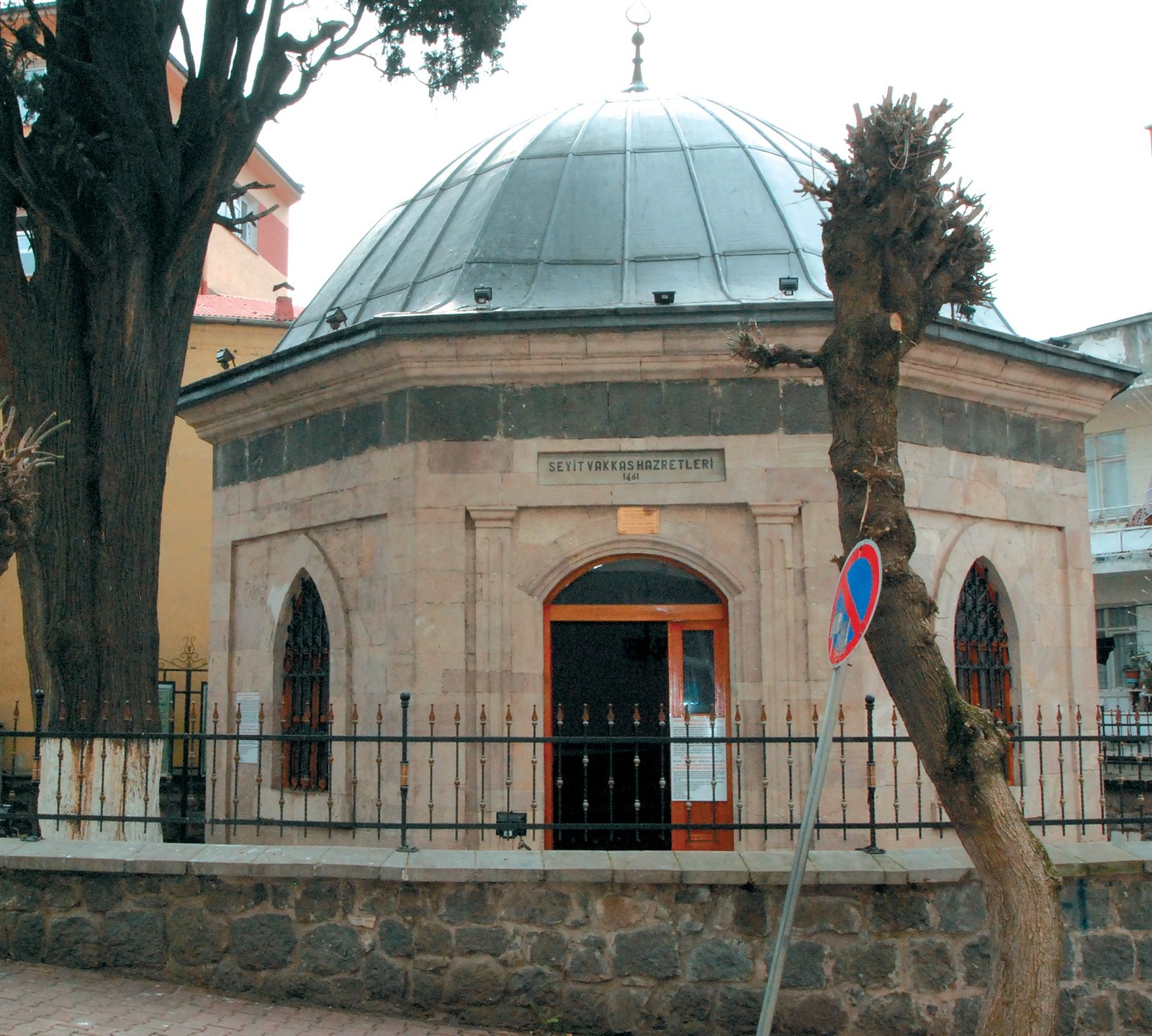 SEYYİD VAKKAS TÜRBESİ görseli