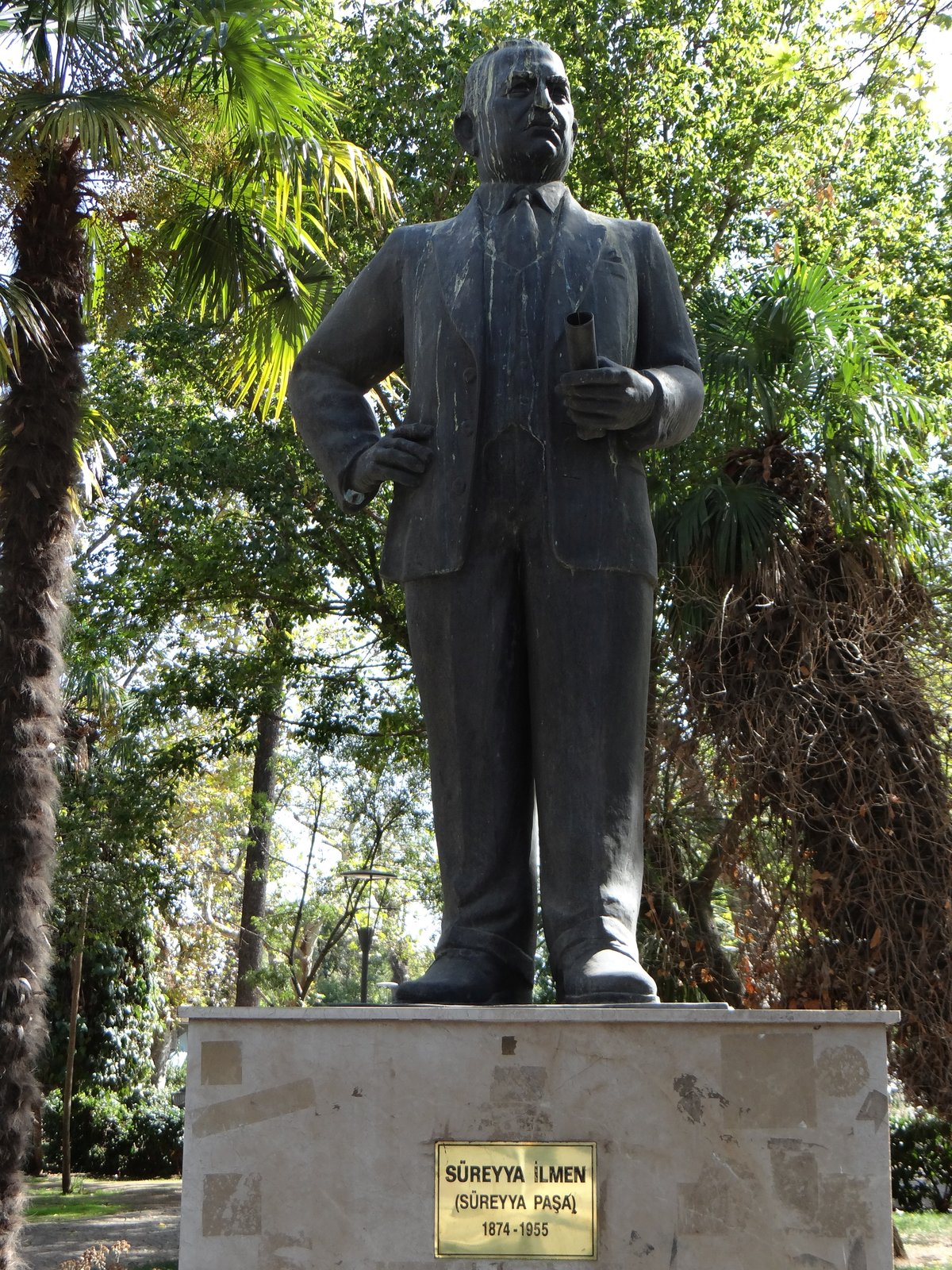STATUE OF SÜREYYA İLMEN görseli