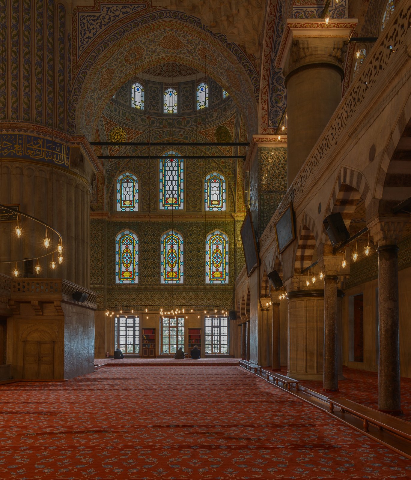 Sultan Ahmet Mosque February 2013.jpg