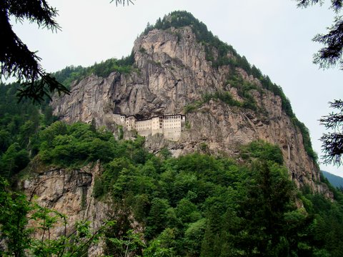 SÜMELA MANASTIRI