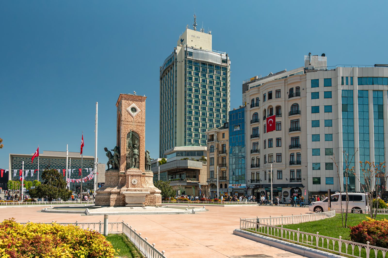 TAKSIM SQUARE görseli