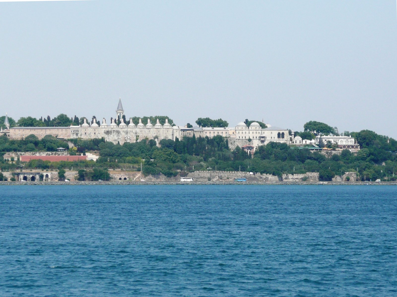Topkapi Palace Bosphorus.JPG