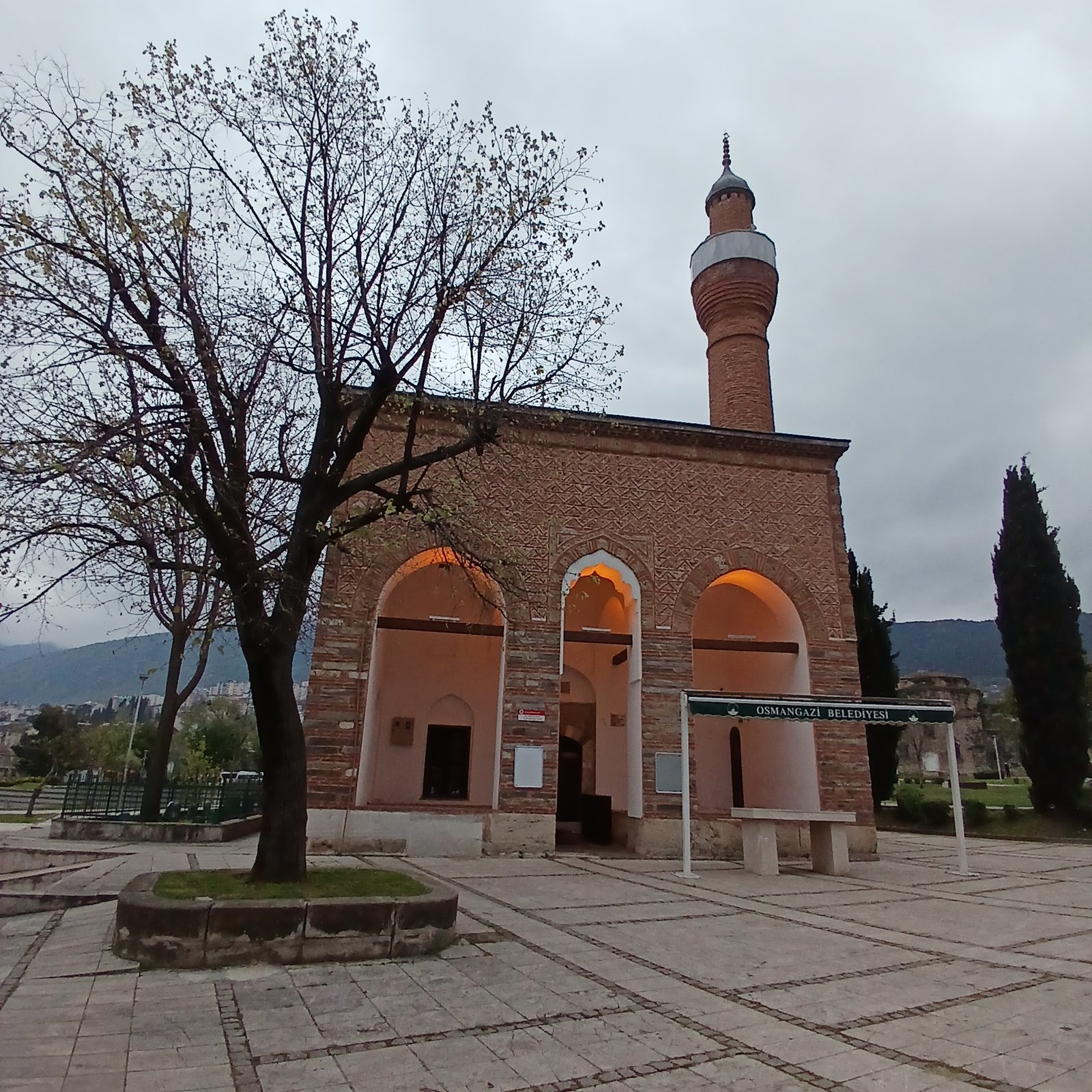 ÜÇ KURNALAR VEZİRİ CAMİ görseli