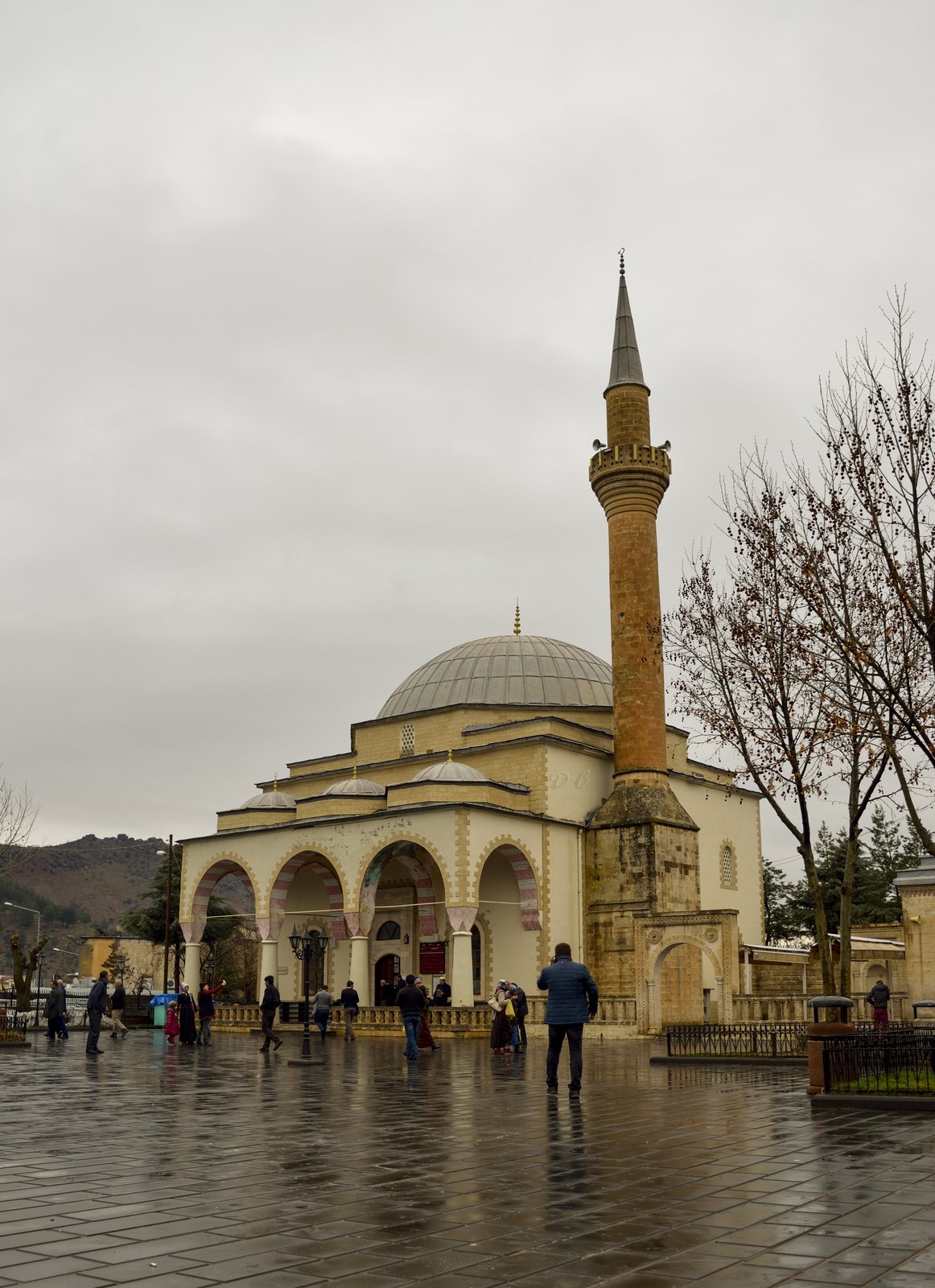 VEYSEL KARANİ TÜRBESİ görseli