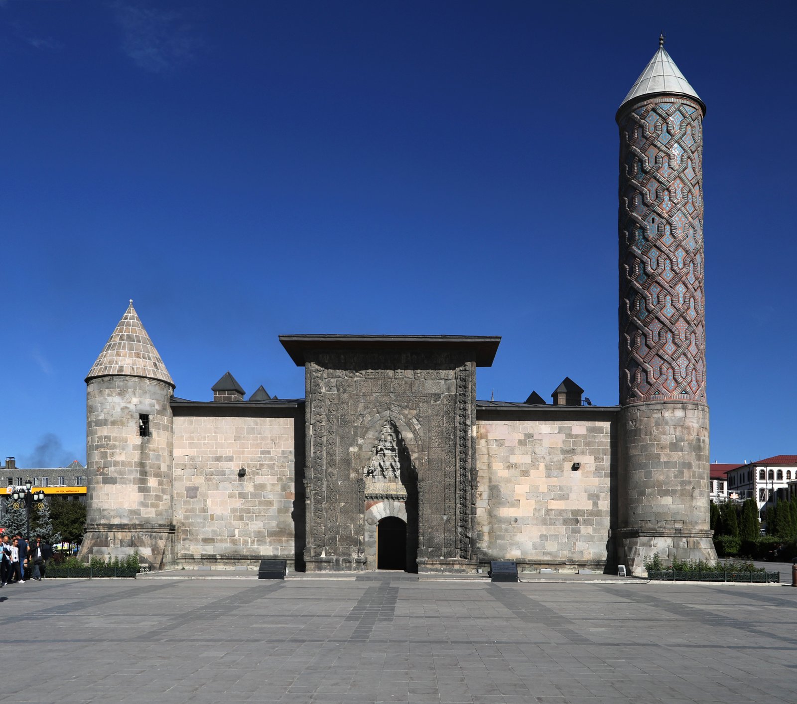 YAKUTİYE MEDRESESİ TÜRK İSLAM ESERLERİ VE ETNOGRAFYA MÜZESİ görseli